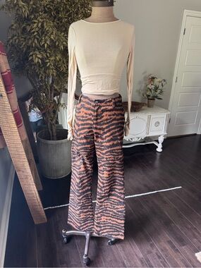 Stella Dallas tan crop top with a tie in back size M
